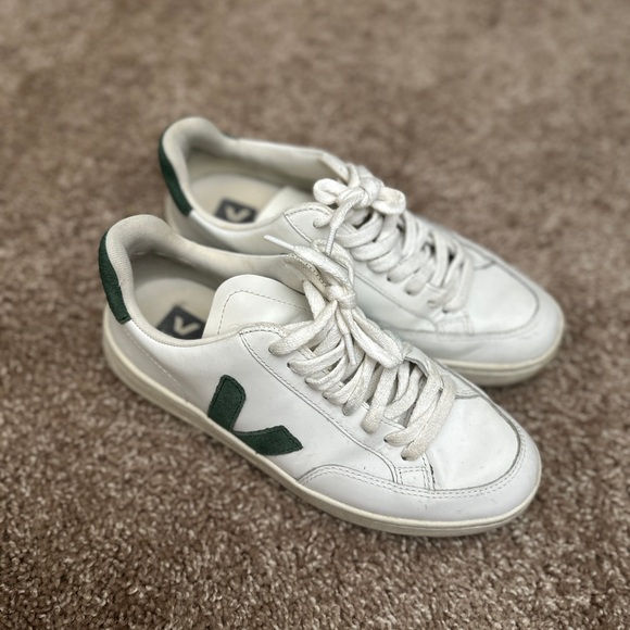 Veja Shoes - Veja V-12 Sneaker